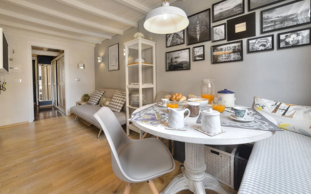 Santo Spirito Romantic by Mmega