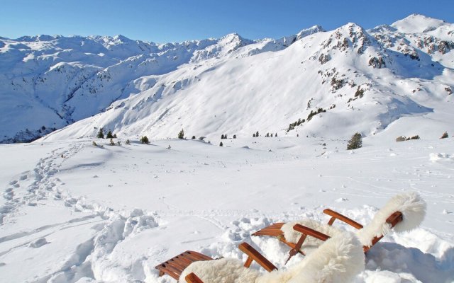Spacious Apartment With Garden Near Ski Area In Tyrol