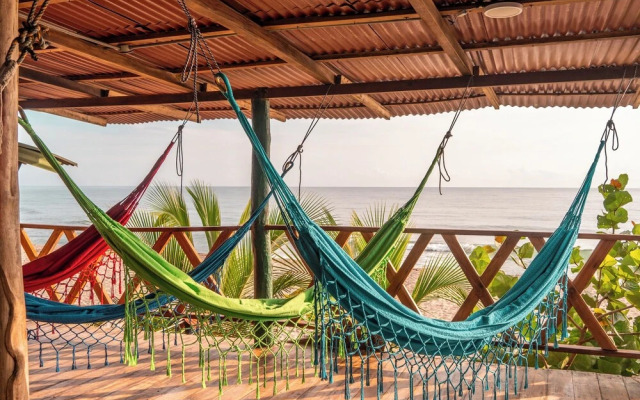 The Mompe Hostal Beach