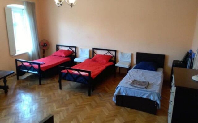 Guest House On Gunia - Hostel