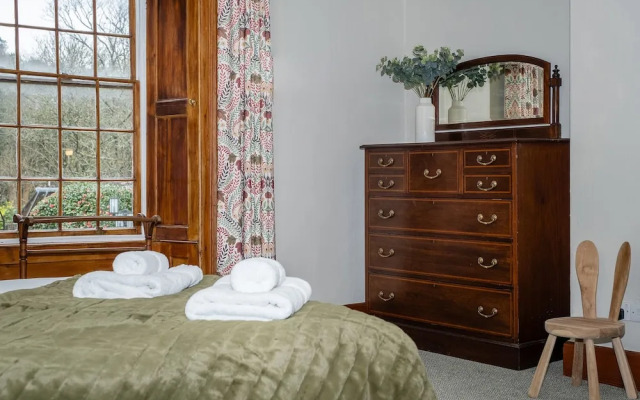 Watermouth Castle, Rhododendron Apartment