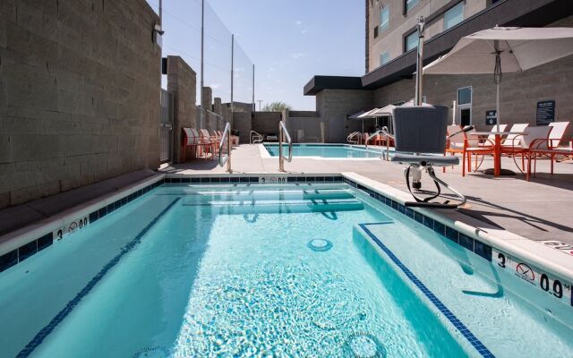 Holiday Inn Glendale - Stadium & Ent District