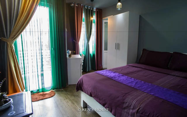 Ken's Backpackers Hotel