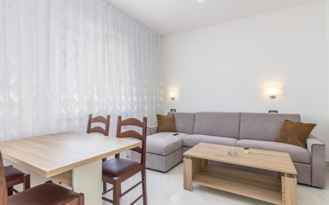 Beautiful Home in Funtana With Wifi and 2 Bedrooms