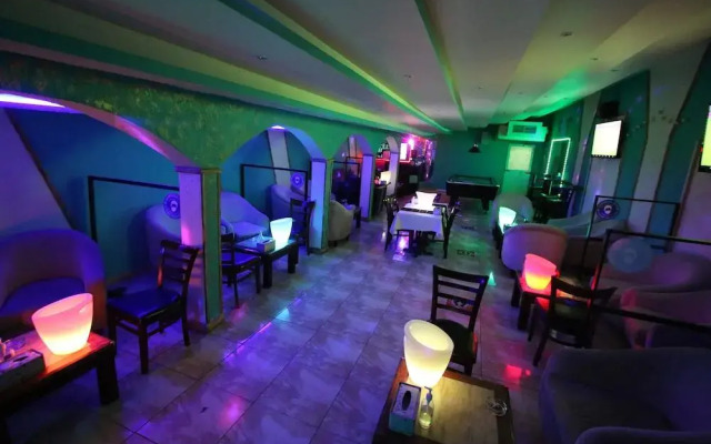 Knight Armour Hotel