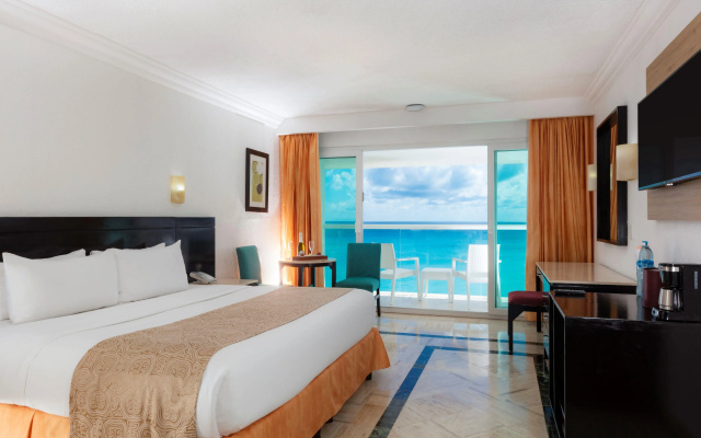 Krystal Cancun - Image 7