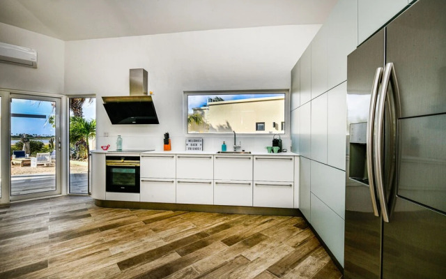 Ocean View! Fully Renovated Villa, Private Pool!