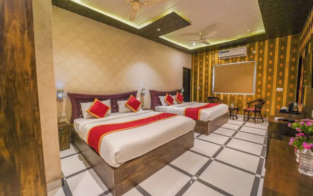 Shiv Rudraksh Resort - Near Assi Ghat