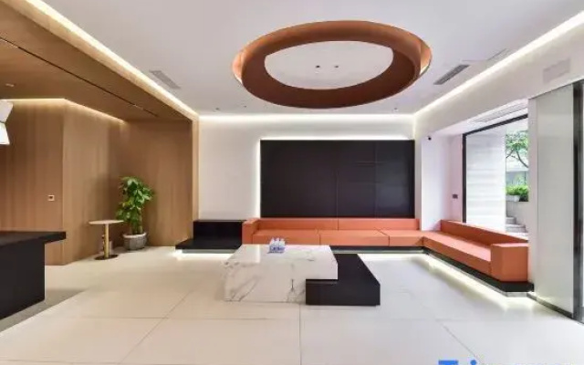 Micheng Lively Hotel (Guanshanhu Shijicheng)