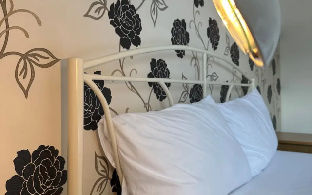 Curzon Street Retreat - 4 Beds