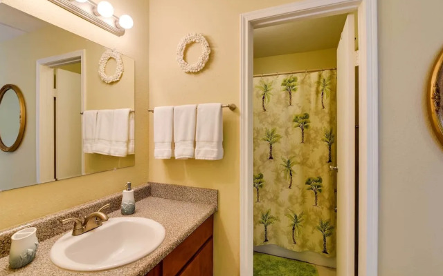 Balcony & Community Pool Deck: Condo in Galveston