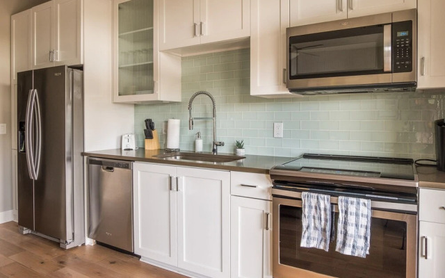FRONTDESK Old Town Apts Scottsdale