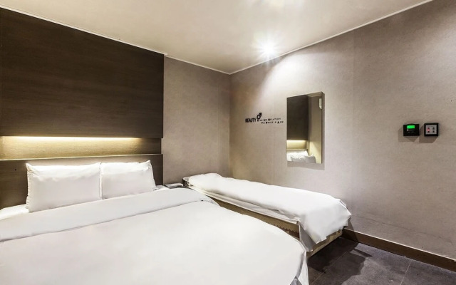 IMT 1 Hotel Wolgot