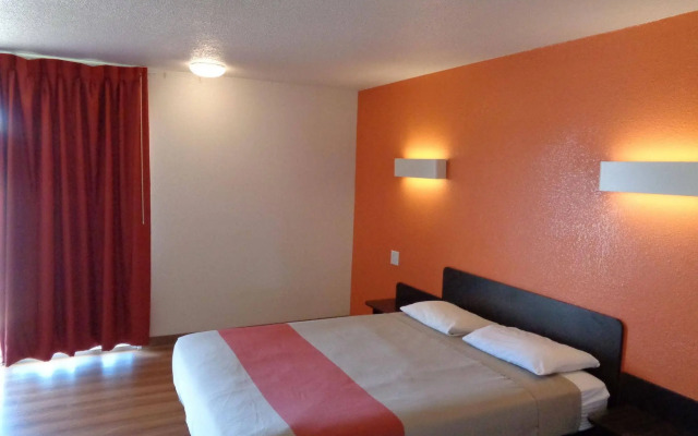 Motel 6 Dumas, TX