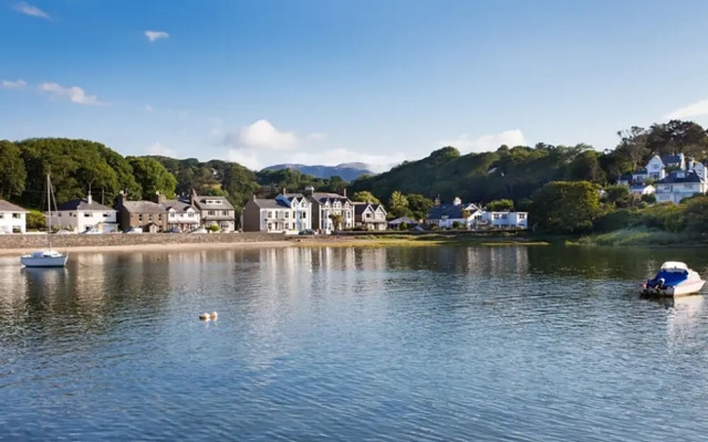 Bryn Y Mor, Borth Y Gest