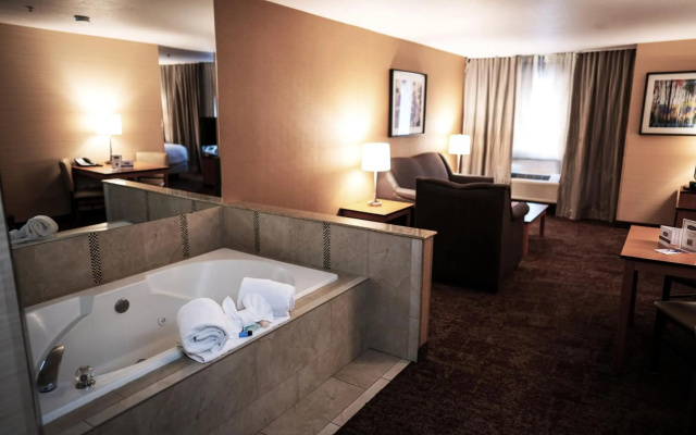 Crystal Inn Hotel & Suites Midvalley