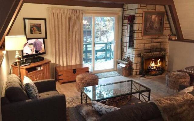 Bear Snugglin' By Big Bear Cool Cabins