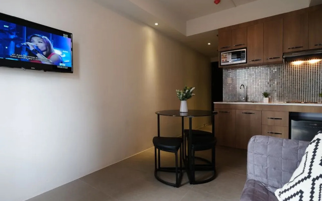 Portovita Tower 2BR 23rd FLR Black Unit W/ Balcony