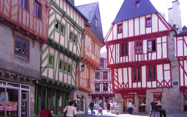 Cottage in Saint-gildas Near Gulf of Morbihan