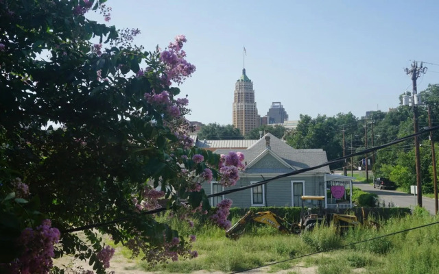 La Villita Inn