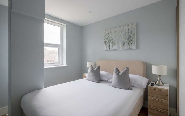 Luxurious ONE Bedroom Apartment IN Bond Street