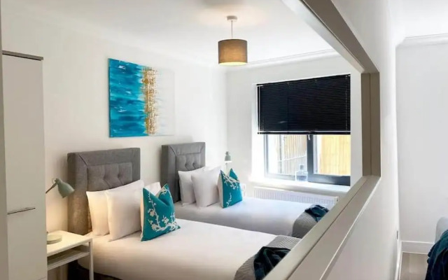 Modern Stylish 2 bedroom 2 Bath Apts.