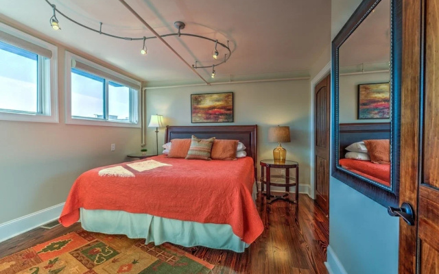 Heart of Asheville - 4 Br Home