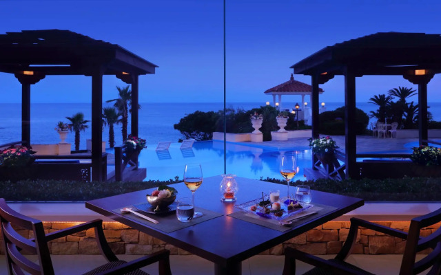 The Heisaura Beach Hotel & Resort