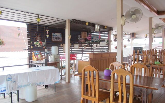 Korwanburi Hotel