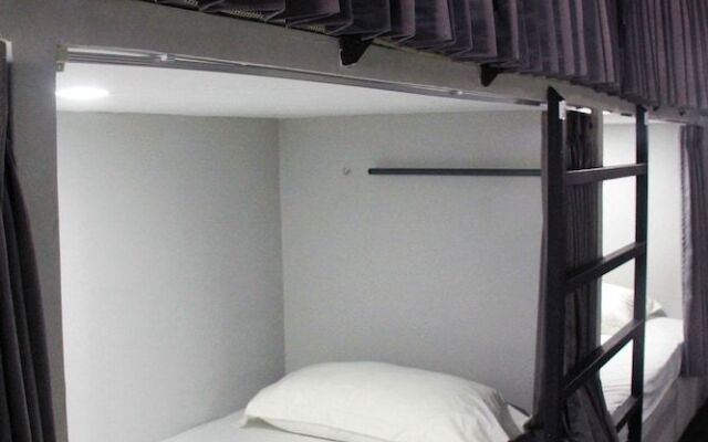 Hotel Sunset Capsule Hostel