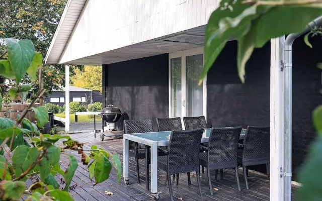 8 Person Holiday Home in Skals