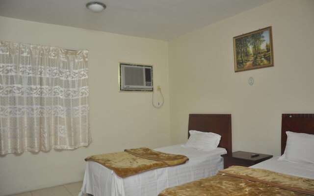 Al Buainain Apartments-Al Madrasah Hotel