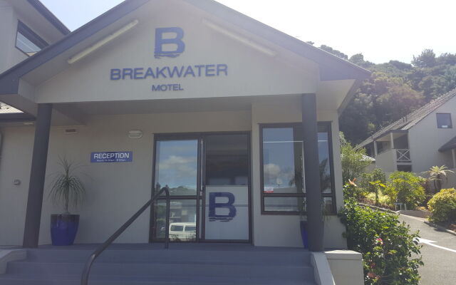 Breakwater Motel