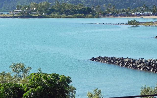 Airlie Waterfront Bed & Breakfast