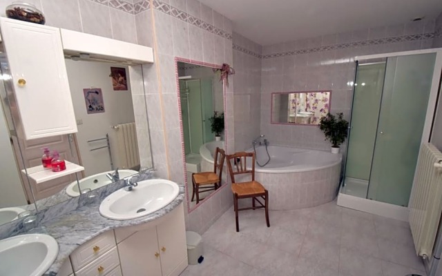 Autrefois la Modiste (Adults Only)