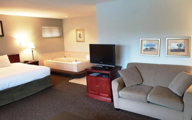 Riverland Inn & Suites