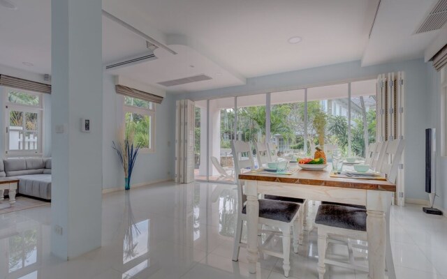 Exclusive Beachfront Villa