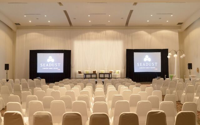 Отель Seadust Cancun Family Resort