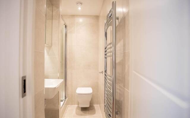 Windsor Castle Two-bedroom Apartment by Belvilla