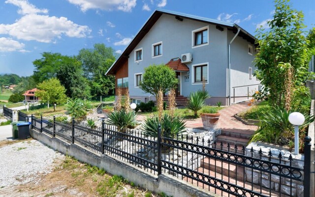 Awesome Home in Jastrebarsko With Sauna, Wifi and Outdoor Swimming Pool