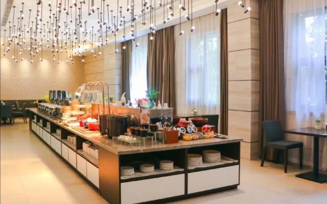 Home Inn Plus Suzhou Wujiang Fenhu Luxin Avenue