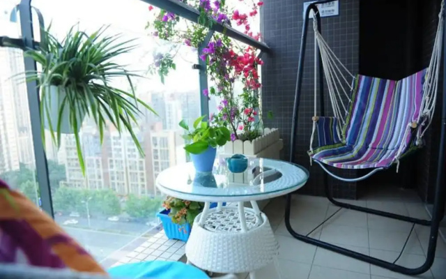 Chengdu Charm City Hotel