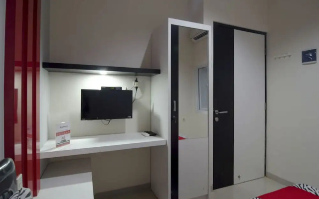 RedDoorz near Lawang Sewu