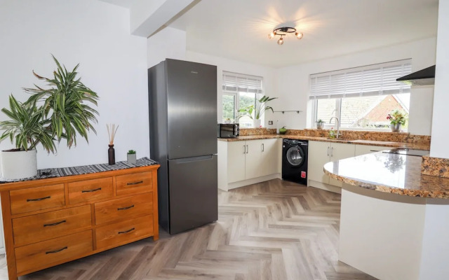 4 Bodnant Road