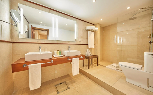 Renaissance Izmir Hotel