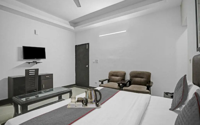 OYO Townhouse 764 Hotel Happy Keys Townhouse