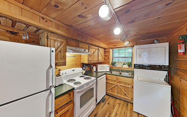 A Birds Song - 2 Br Cabin