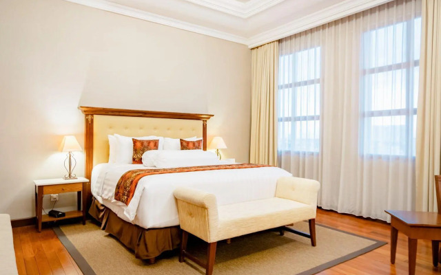 The Sunan Hotel Solo