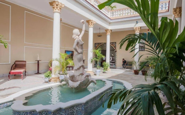 Hotel E La Sevillana