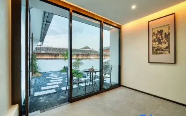 The Moonlit Temple Hotel (Wenzhou Longwan International Airport Branch)
